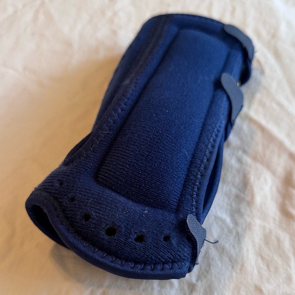 FUTURO Night Wrist Sleep Support Sleeping Brace for Carpal Tunnel & Sprain - Picture 9 of 16